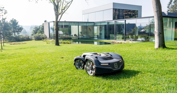 Rasenpflege mit Mähroboter: So funktioniert die ideale Düngung mit DCM ROBOT-MIX Thumb